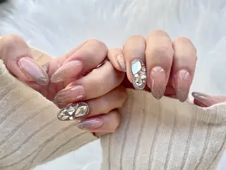 ミディアム Bonheur 【ボヌール】のネイルデザイン