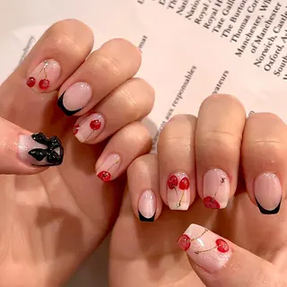 ネイル 黒葛原 めぐみのネイルデザイン