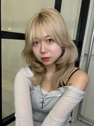 セミロング MaisonHALU 松浦光咲のヘアスタイル