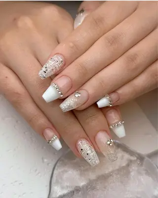 ネイル Hina 池袋 長だしチップ専門店のネイルデザイン