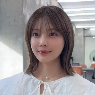 ミディアム カラー 顔周り/レイヤー/ 透明感/みっきーのヘアスタイル