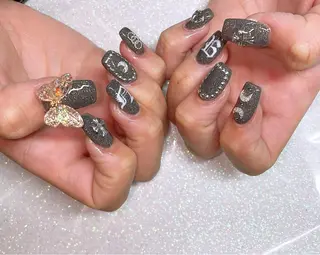 ネイル VIERU 🌈🎀💖のネイルデザイン