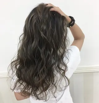 ロング カラー N° jillva ♦️川端裕司♦️のヘアスタイル