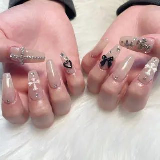 ネイル ゴテゴテ💙ワンホン リオナのネイルデザイン