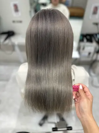 セミロング カラー LeeHorie MIUのヘアスタイル