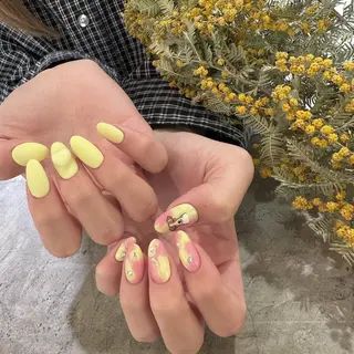 ネイル マツエク・マツパ アイブロウ feey ⁑erinaのネイルデザイン