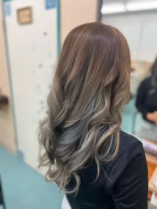 ロング カラー 外山 理都子のエステ・リラクイメージ
