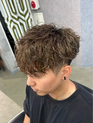ミディアム 👑パーマの王様👑 【メンズ専門店】のヘアスタイル