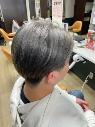 ショート カラー メンズ 徳留 もも花のヘアスタイル