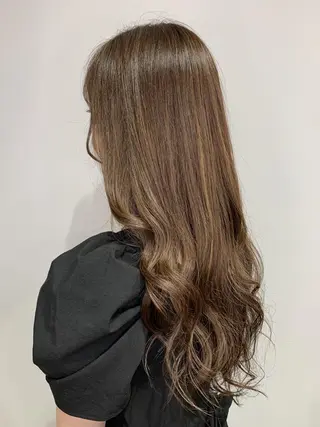 ロング カラー 近藤千翔🩵 髪質改善Periodのエステ・リラクイメージ