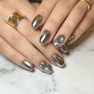 ネイル she nail studio所属・パラジェル/スカルプ salonOerbaのネイルデザイン