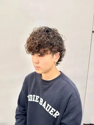 ミディアム パーマ ヘアアレンジ メンズ 顔まわりカット の達人のヘアスタイル