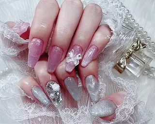 ネイル She_nail所属・ELSA_ Bellaのネイルデザイン