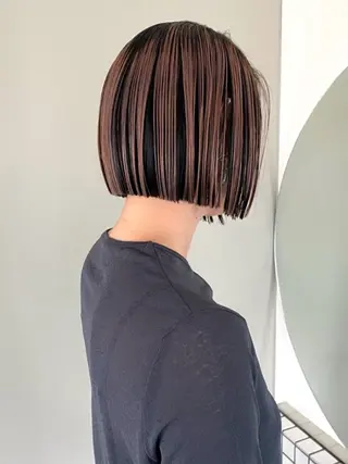 ショート カラー TATSUブリーチ/ ミルクティーベージュのヘアスタイル