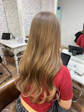 ロング カラー Afinar  乃空（ノア）のヘアスタイル