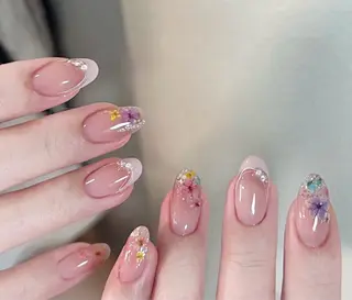 ネイル U +のネイルデザイン