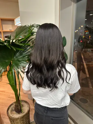 ロング カラー 岡山 紗里奈のヘアスタイル