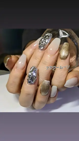 ネイル フラワー ムーンのネイルデザイン