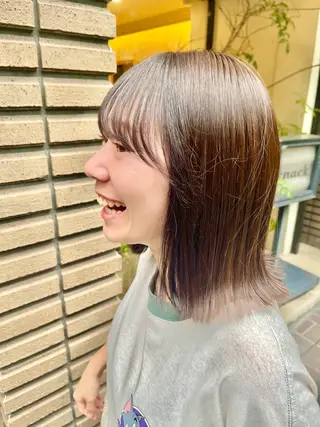 ミディアム カラー 岡田 優香のヘアスタイル