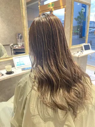 ロング ハイトーン ／ レイヤー/吉田陸斗のヘアスタイル