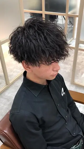 ショート パーマ メンズ 早野 蓮のヘアスタイル