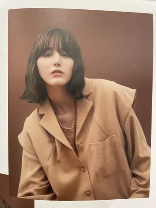 ミディアム コテ巻き/パーマ/艶 透明感/荻原凜太郎のヘアスタイル