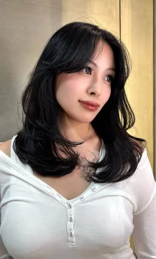 ミディアム ANFINI所属・さくら/似合わせレ イヤー/美カラー🖤のヘアスタイル