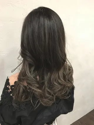 ロング カラー 伊藤 優希のヘアスタイル