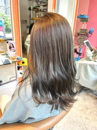 ミディアム カラー うしだ かおるのヘアスタイル