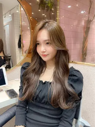 セミロング カラー 新宿/韓国風レイヤー 髪質改善/渋谷直樹のヘアスタイル