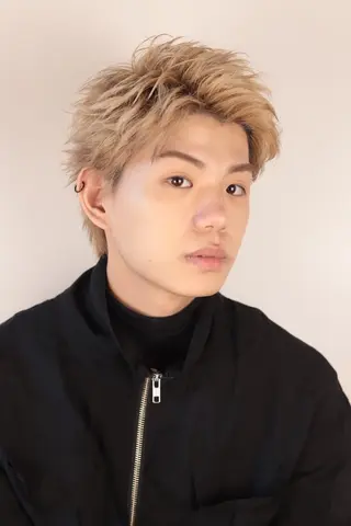 メンズ カラー メンズ ヘアメイク  ハイトーン キャロのヘアスタイル