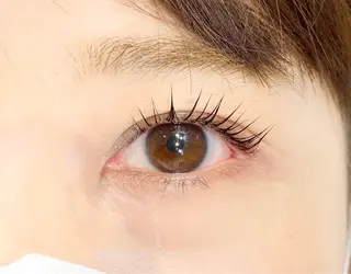 セミロング カラー パーマ キッズ ネイル マツエク・マツパ アイブロウ 𓊆ᶠᵉᵉʸ𓊇 ᶜᴴᴵᴴᴬᴿᵁのマツエク・マツパデザイン