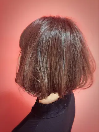 ショート カラー 房野 亜佑美のヘアスタイル