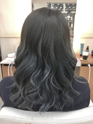 カラー N° jillva ♦️川端裕司♦️のヘアスタイル