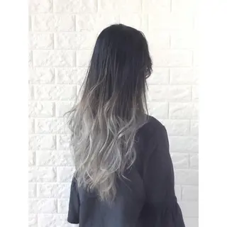 セミロング カラー KIZU 髪質改善 怪談を語る美容師のヘアスタイル