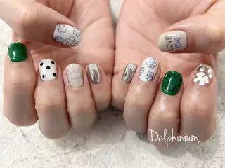 ネイル 岡本 友恵のネイルデザイン