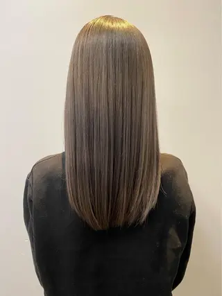 セミロング カラー デザインカラー🌈 高木リョウのヘアスタイル