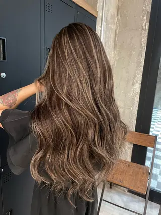 ロング 🫧ハイライトカラー 🫧 𝓜𝓘𝓤のヘアスタイル