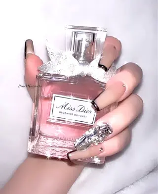 ネイル private salon le'a所属・le'a スタッフのネイルデザイン