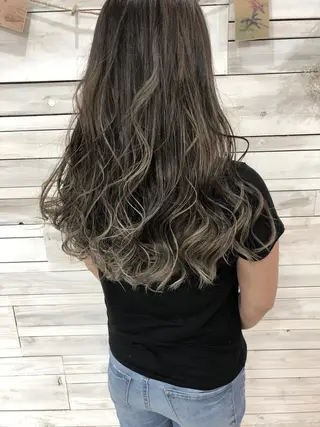 カラー attrait アトレ湘南台所属・💎ブリーチ／ボブ 💎ハルのヘアスタイル