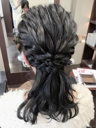 セミロング ヘアアレンジ 沢田 瞳のヘアスタイル