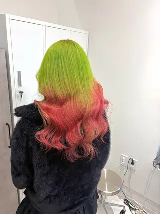 セミロング カラー ヘアアレンジ 🩶【推しハイトーン 】yuzu🩶のヘアスタイル