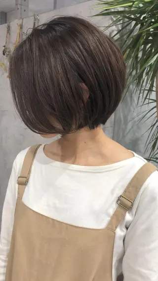 ショート カラー タカハシ ユウキのヘアスタイル