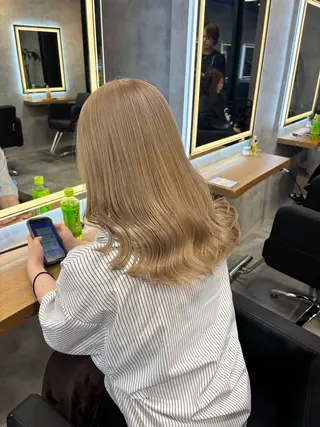ロング カラー パーマ ヘアアレンジ 透明感ブリーチカラー 🌈TOMOHIROのヘアスタイル