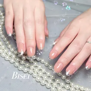 ネイル 🦋 Queenieのネイルデザイン