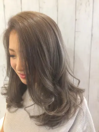 セミロング カラー 岩本 ヨシハルのヘアスタイル