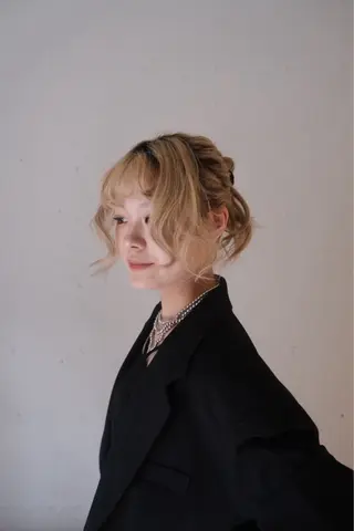 セミロング カラー yumea ⠀のヘアスタイル