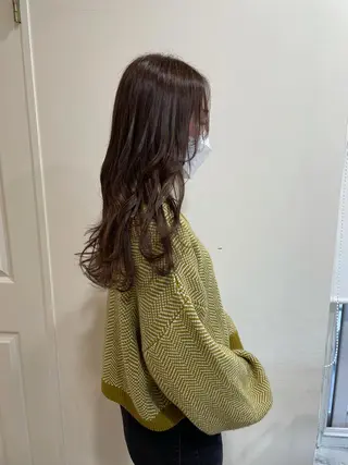 セミロング カラー MIOベージュカラー 柔らかいカラーのヘアスタイル