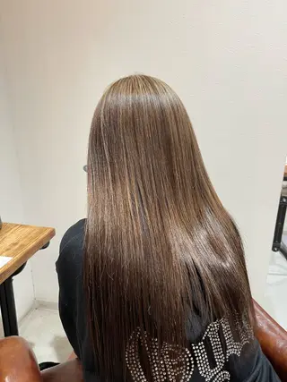 ロング カラー 前田 夏季のヘアスタイル