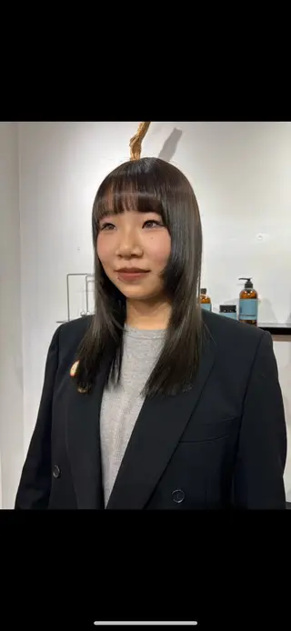 セミロング Hana/ハイトーン /レイヤーカットのヘアスタイル